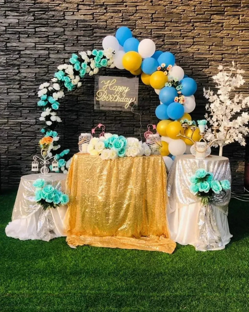 Birthday decoration with flowers and balloons